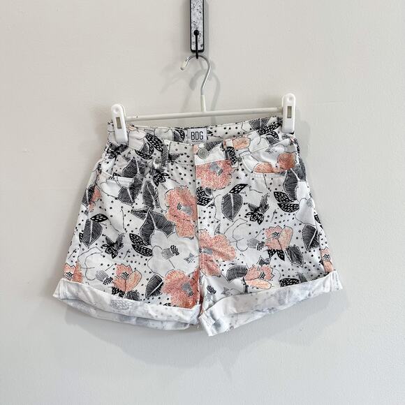 Size 26 BDG Mom Shorts - Picture 1 of 3